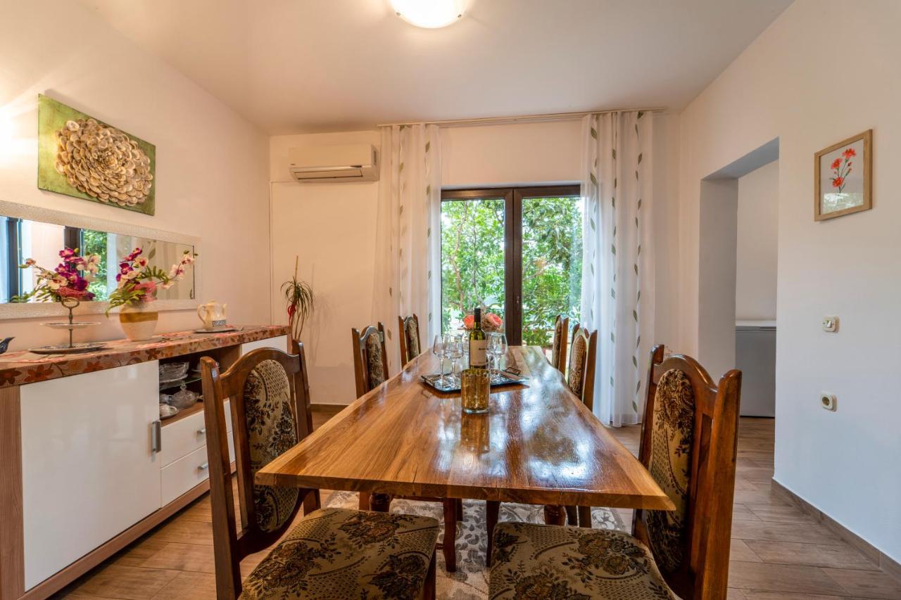 Apartment Silvija Pula Buitenkant foto