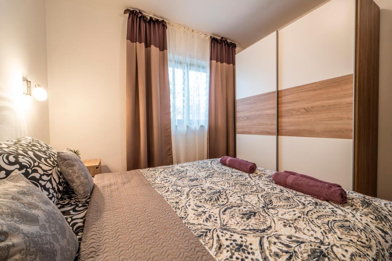 Apartment Silvija Pula Buitenkant foto