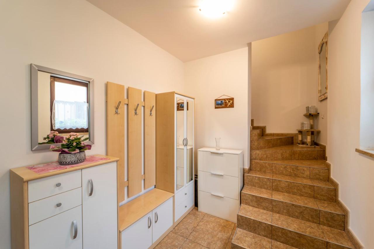 Apartment Silvija Pula Buitenkant foto