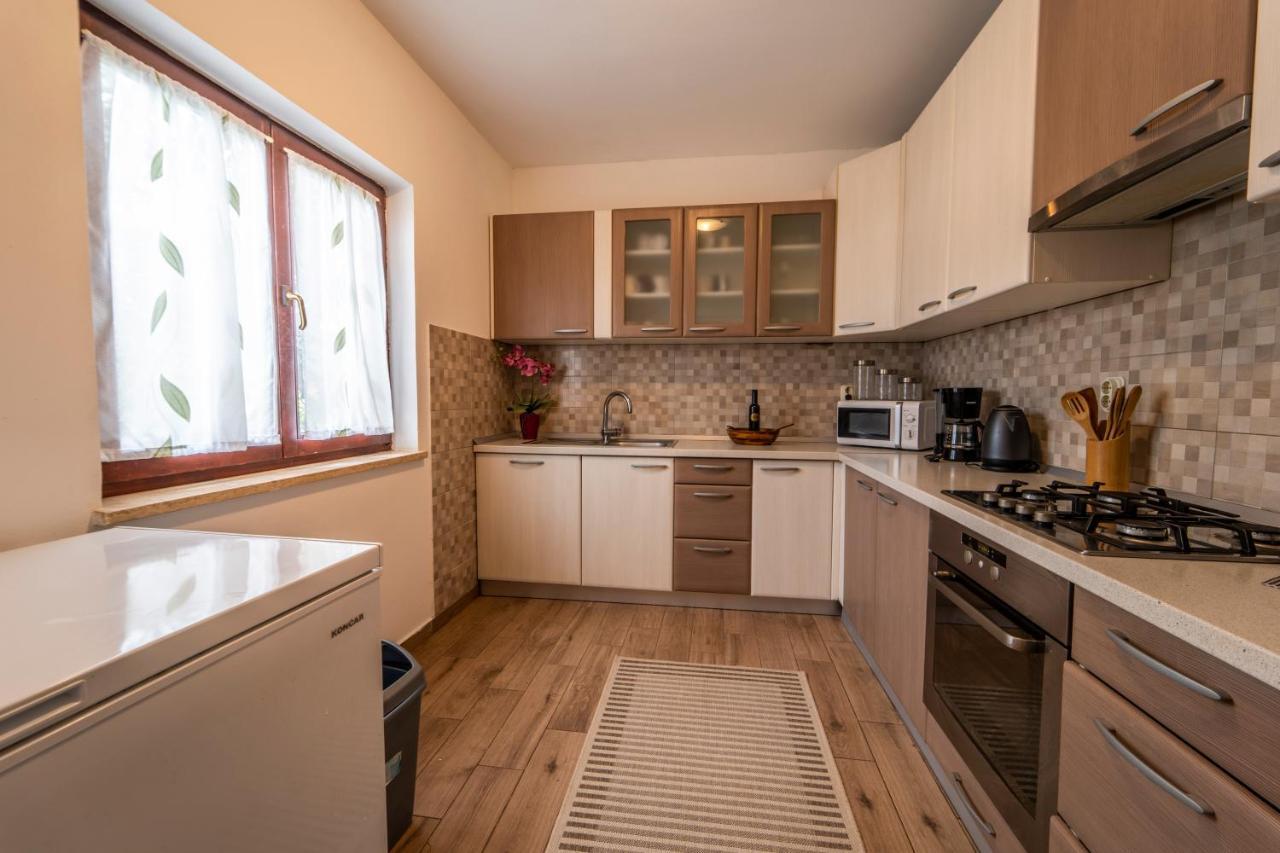 Apartment Silvija Pula Buitenkant foto
