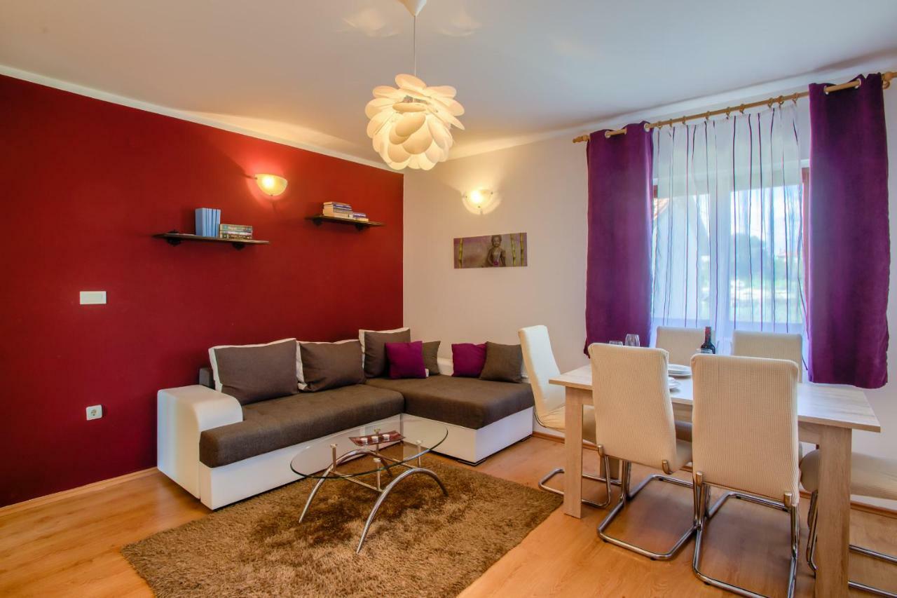 Apartment Silvija Pula Buitenkant foto