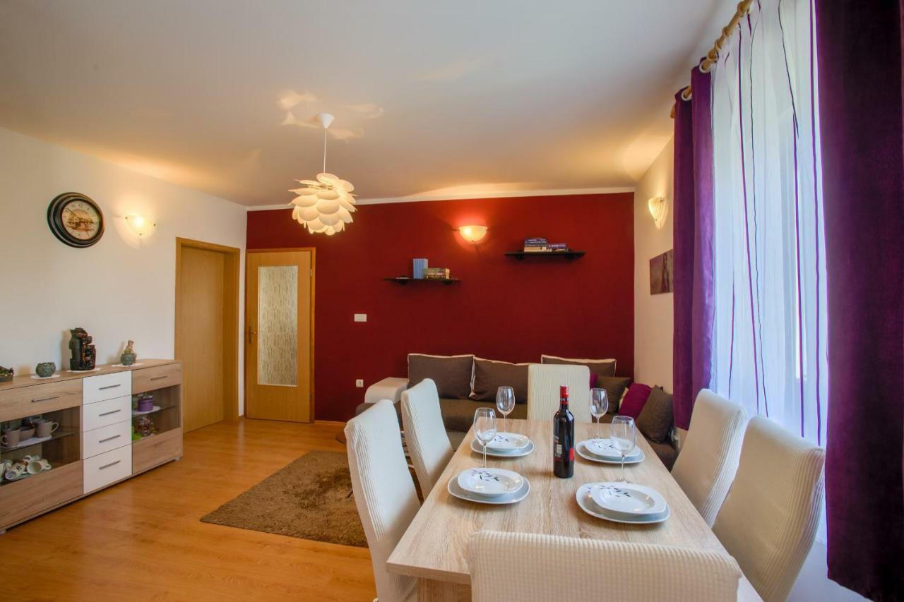 Apartment Silvija Pula Buitenkant foto