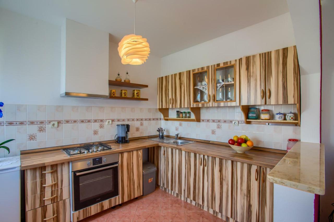 Apartment Silvija Pula Buitenkant foto
