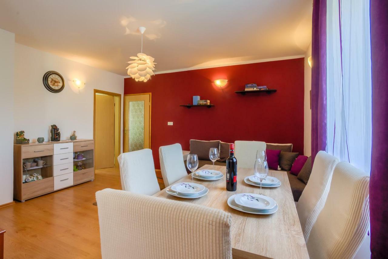 Apartment Silvija Pula Buitenkant foto